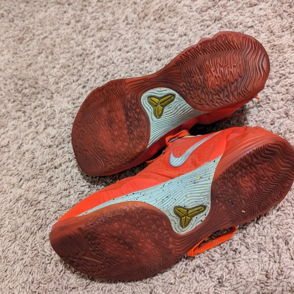 Nike Shoes Man's Kobe Venomenon Running Size 10 Red Basketball Athletic Sporty